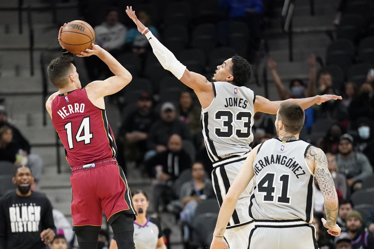 Miami Heat at San Antonio Spurs odds